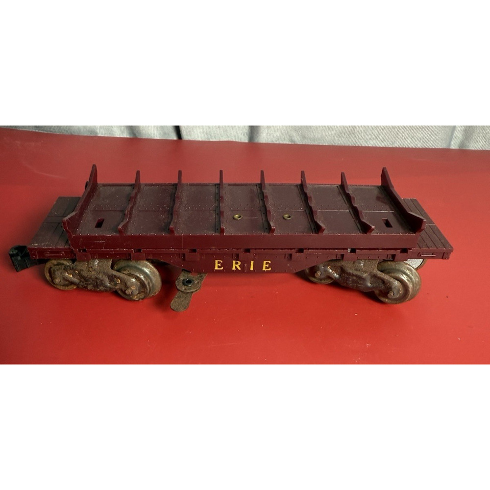 MARX O GAUGE ERIE FLAT CAR WITH SPRING LOADED DUMP BED PLASTIC - Picture 3 of 4
